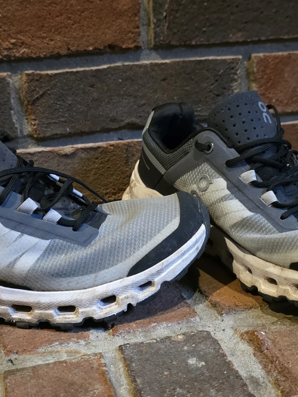 On Cloudvista womans trail running shoe size womans 8
